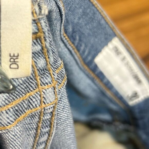 Revolve Rag & Bone DRE boyfriend Jeans in Fremont color - Picture 12 of 13